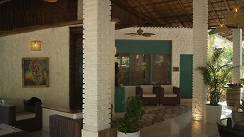 Aacorn Hideaway Resort & Spa