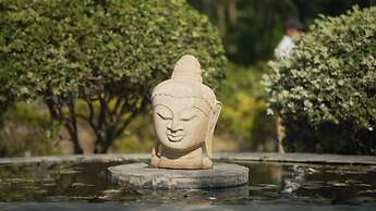 Aacorn Hideaway Resort & Spa