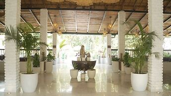 Aacorn Hideaway Resort & Spa