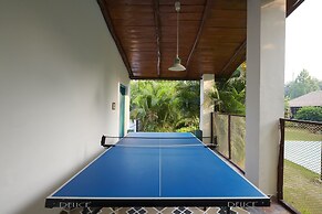 ACORN HIDEAWAY RESORT & SPA, Corbett