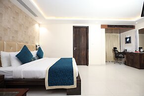 Pinnacle by Click Hotels, Lucknow
