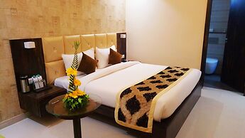 Pinnacle by Click Hotels, Lucknow