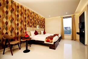 Pinnacle by Click Hotels, Lucknow