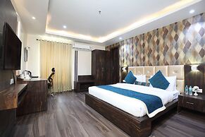 Pinnacle by Click Hotels, Lucknow