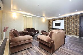 Pinnacle by Click Hotels, Lucknow