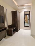 Pinnacle by Click Hotels, Lucknow