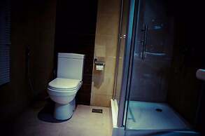 Hotel Cockpit Airport Reach