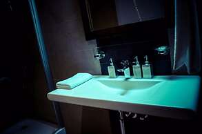 Hotel Cockpit Airport Reach