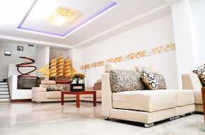 Hotel Cockpit Airport Reach