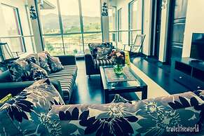 Lake View Comfort Bungalow