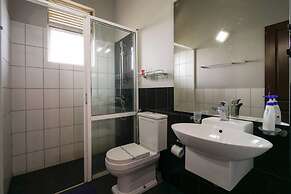 Lake View Comfort Bungalow