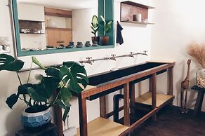 Altrove House - Hostel