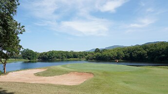 Kirimaya Golf Resort & Spa