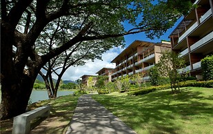 Atta Lakeside Resort Suite