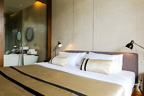 Atta Lakeside Resort Suite