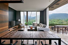 Atta Lakeside Resort Suite