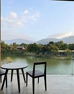 atta Lakeside Resort Suite
