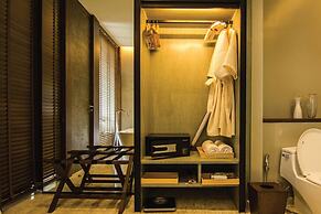 Atta Lakeside Resort Suite