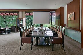 Atta Lakeside Resort Suite