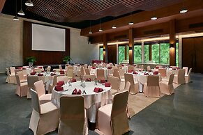 Atta Lakeside Resort Suite