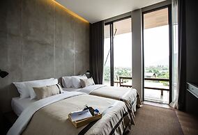 Atta Lakeside Resort Suite