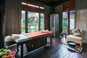 Atta Lakeside Resort Suite