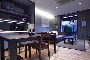 Atta Lakeside Resort Suite