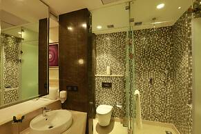 Hotel Pal Heights Mantra