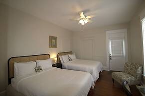 Southern Wind Inn Bed & Breakfast