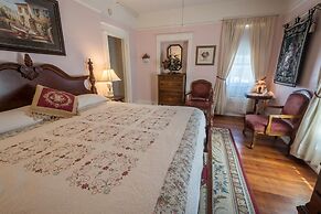 Southern Wind Inn Bed & Breakfast