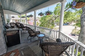 Southern Wind Inn Bed & Breakfast