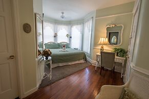 Southern Wind Inn Bed & Breakfast