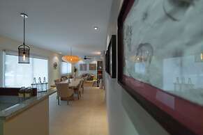 Amazing 2BR condo surrounded by nature by Happy Address