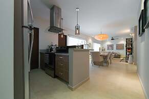 Amazing 2BR condo surrounded by nature by Happy Address