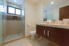 Amazing 2BR condo surrounded by nature by Happy Address