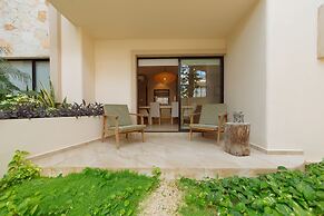 Amazing 2BR condo surrounded by nature by Happy Address