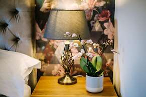 1863 Restaurant with Rooms