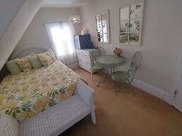 Island Guest House B&B