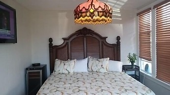 Island Guest House B&B