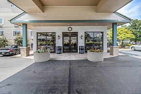 Dunes Waterfront Resort