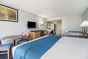 Dunes Waterfront Resort