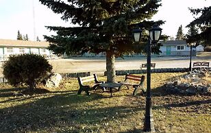 Moosomin Motel