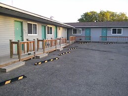 Moosomin Motel