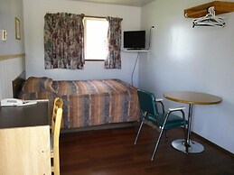 Moosomin Motel