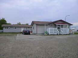 Moosomin Motel