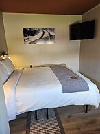 Sugarcreek Village Inn