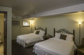 Sugarcreek Village Inn