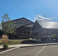 Sugarcreek Village Inn