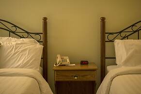 Sugarcreek Village Inn