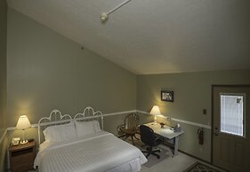 Sugarcreek Village Inn